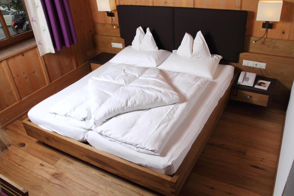 Hotel Kirchenwirt Kirchberg in Tirol Værelse billede