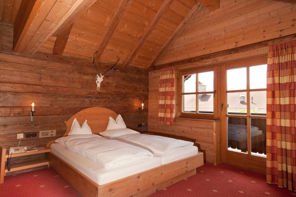 Hotel Kirchenwirt Kirchberg in Tirol Værelse billede